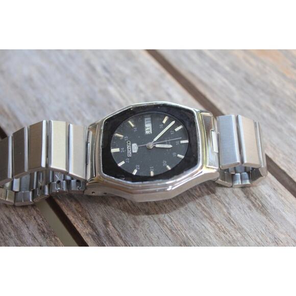 Vintage 1980 Seiko Square Automatic Mens Silver Watch W/daydate & Silver accents - Picture 3 of 5